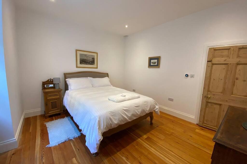 The Courtyard Apartment, Strangford Exterior photo